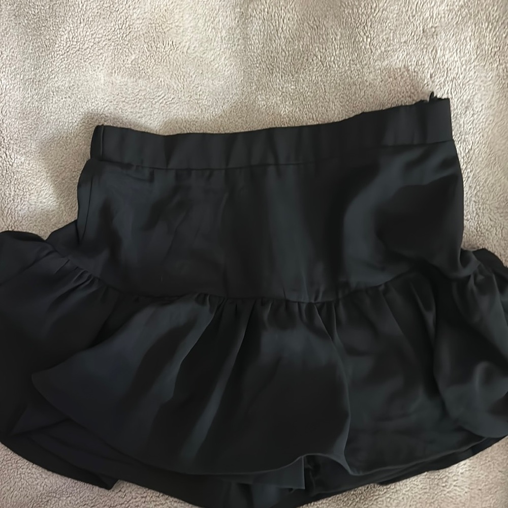Cute black short skirt